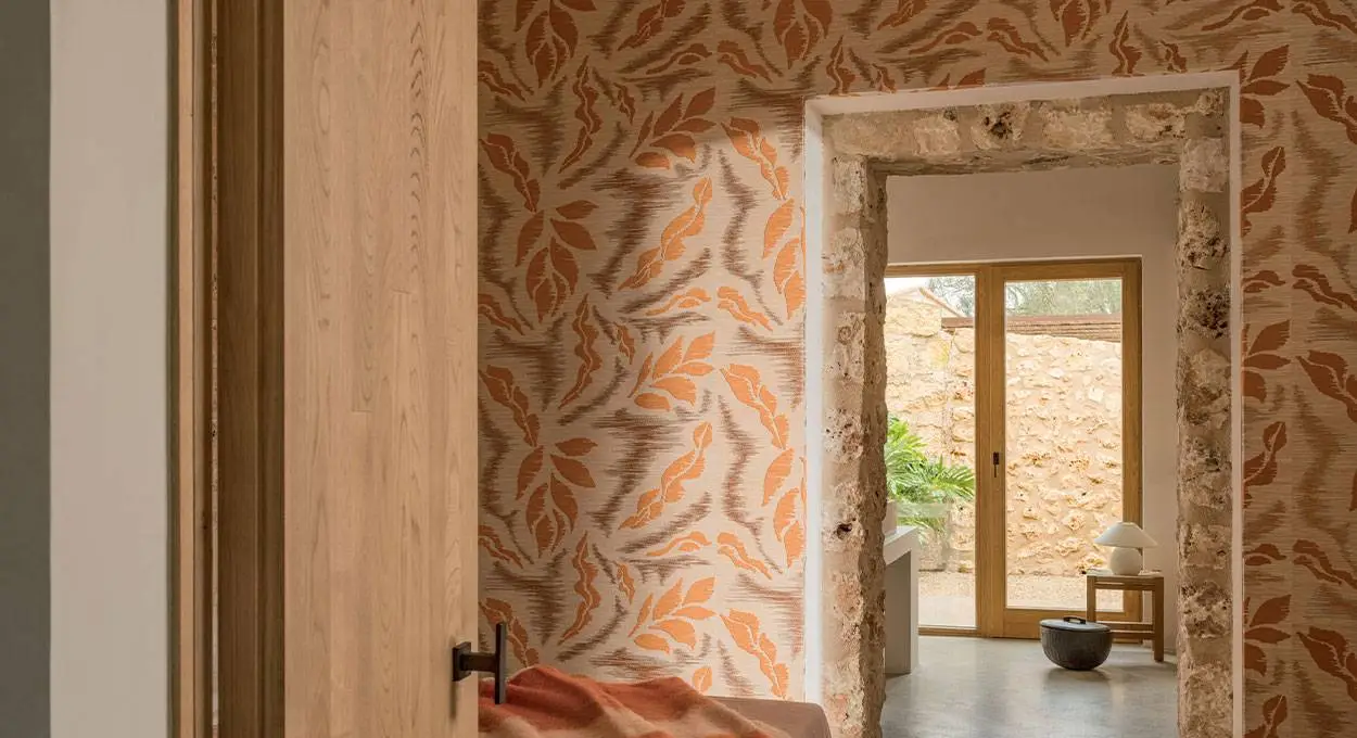 Korbin Installer Wall Paper